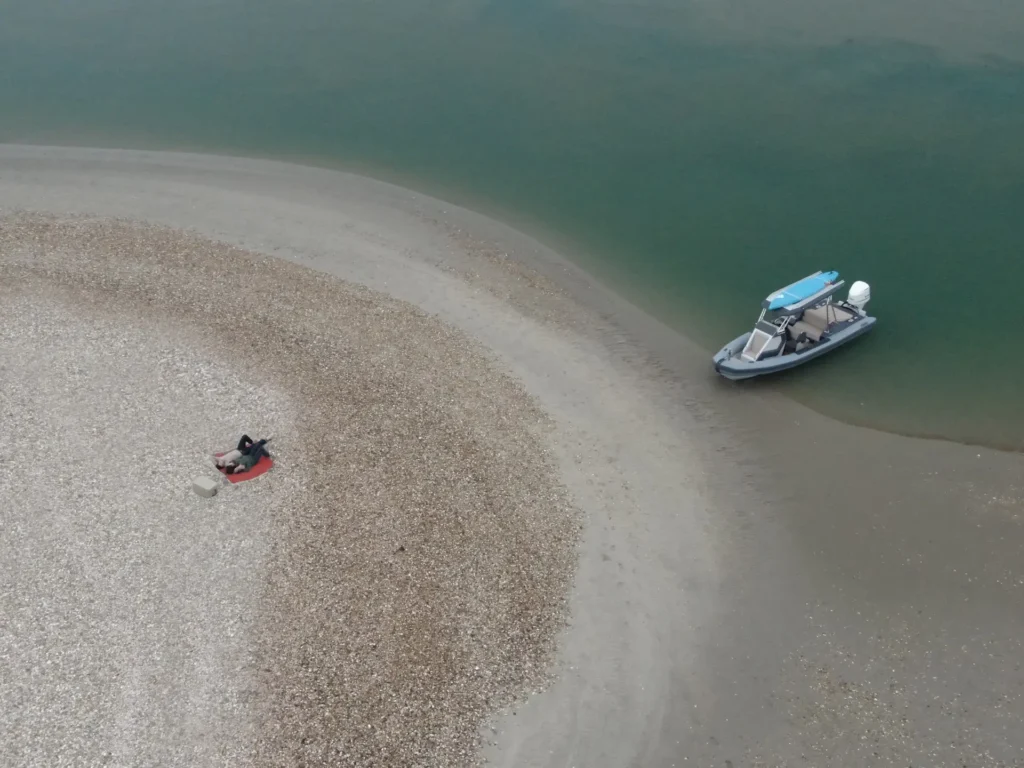 Ballistic XP80 anchored at East Head